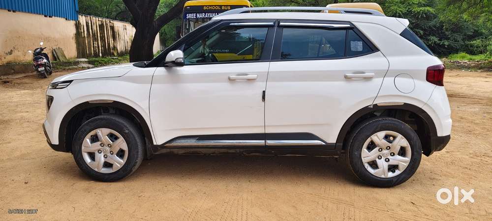 Hyundai Venue S Plus Mt 1.2 Kappa, 2022, Petrol
