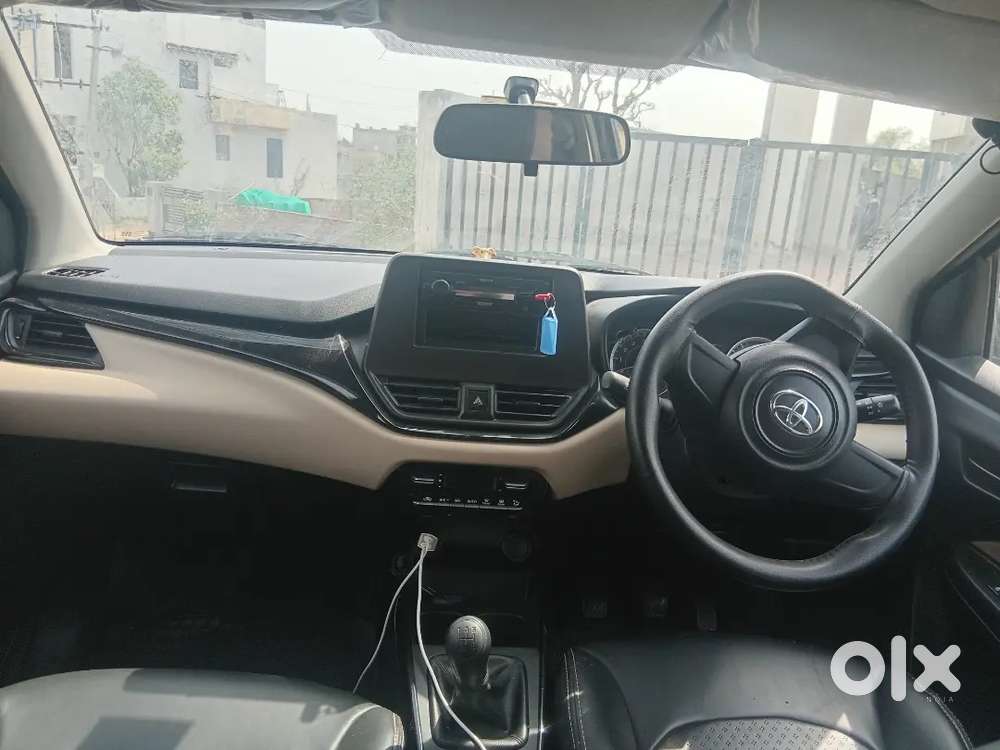 Glanza 100% Showroom Condition