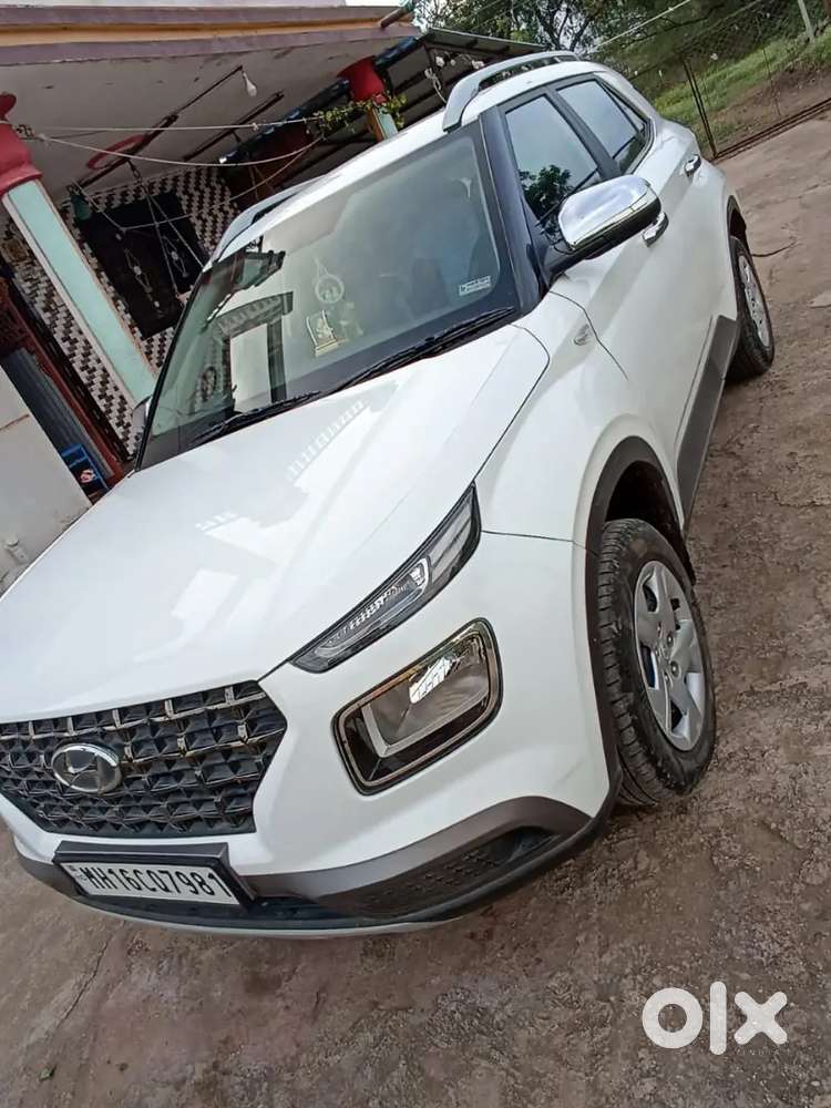 Hyundai Venue 2020 Petrol Well Maintained