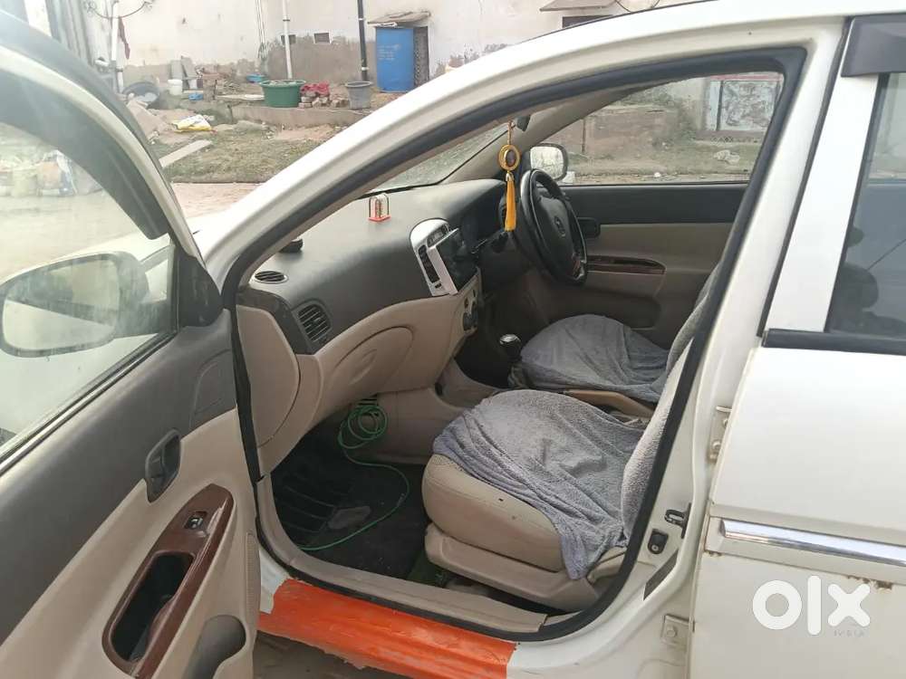 Hyundai Varna Crdi 2011