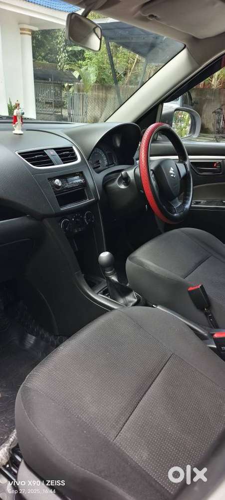 Maruti Suzuki Swift Lxi Option, 2017, Petrol