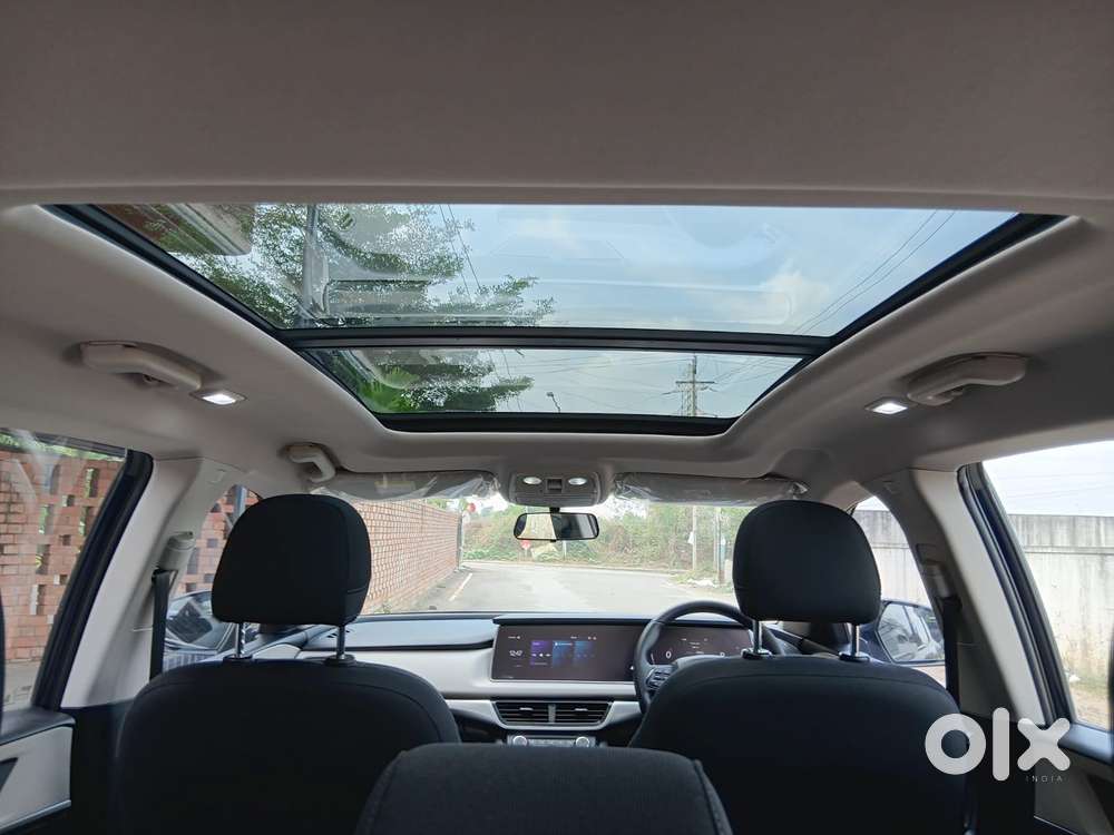 Mahindra Xuv700 2.2 Ax 5 Diesel At Str, 2023, Diesel