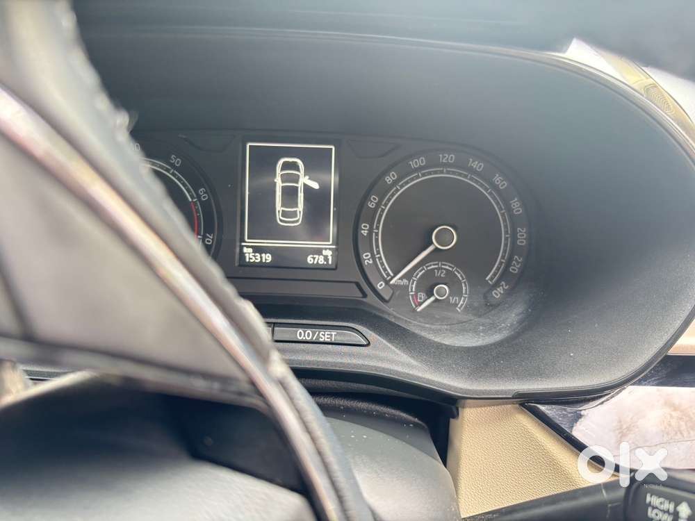 Skoda Slavia Petrol 2025