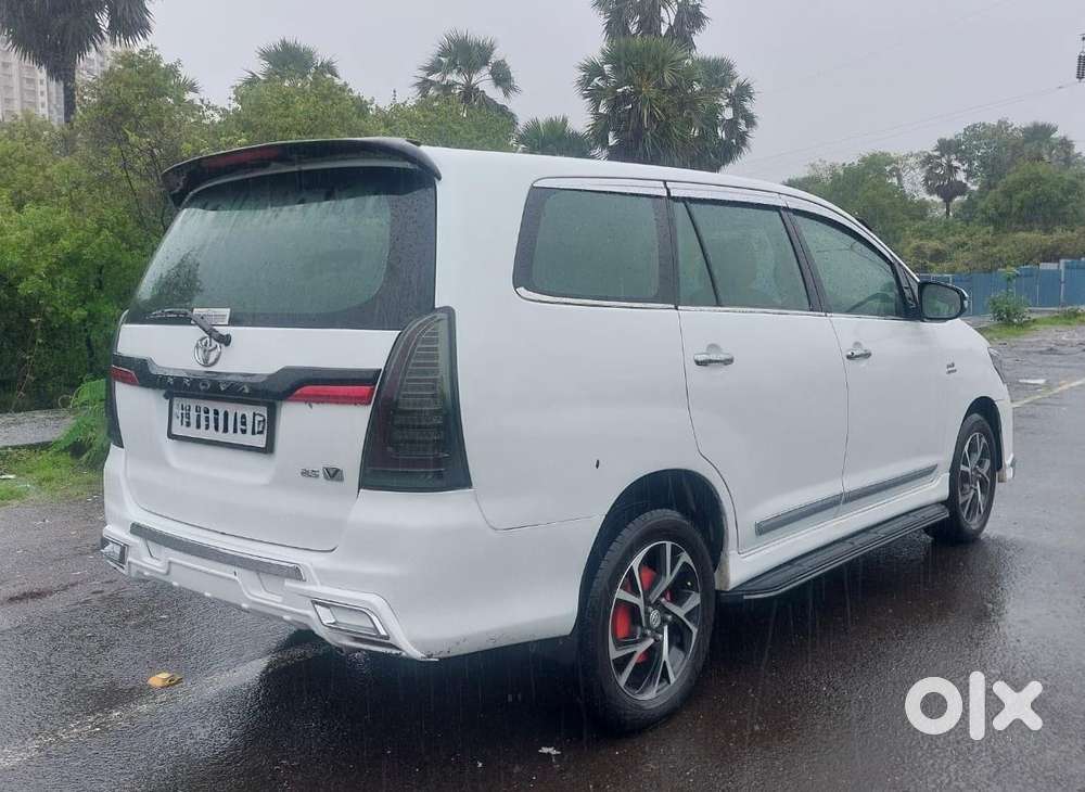 Toyota Innova [ ] 2.5 V Diesel 7 Str, 2014, Diesel
