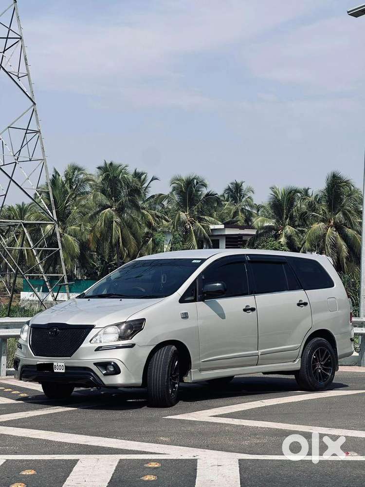 Toyota Innova 2015