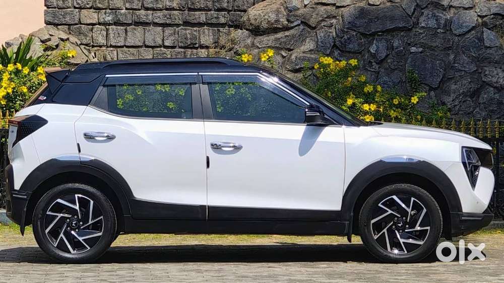 Mahindra Xuv 3xo Ax7 Diesel Mt, 2024, Diesel