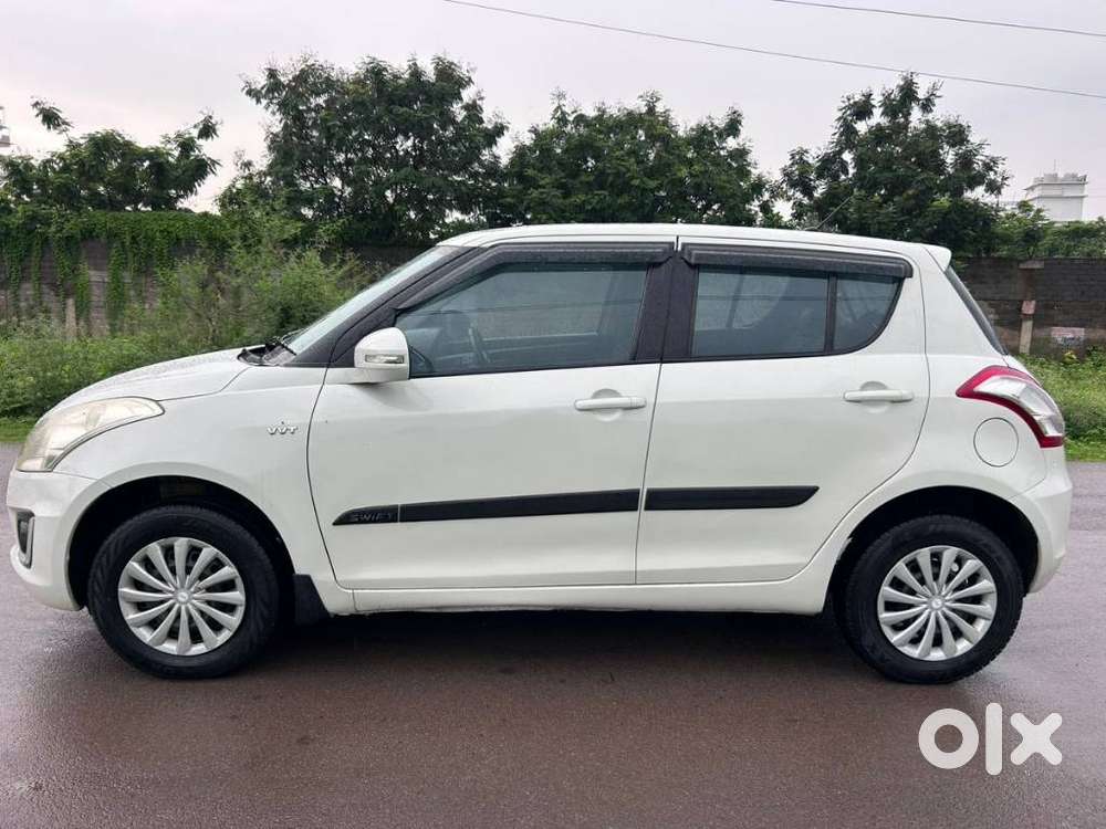 Maruti Suzuki Swift Vxi Abs Bsiv, 2016, Petrol