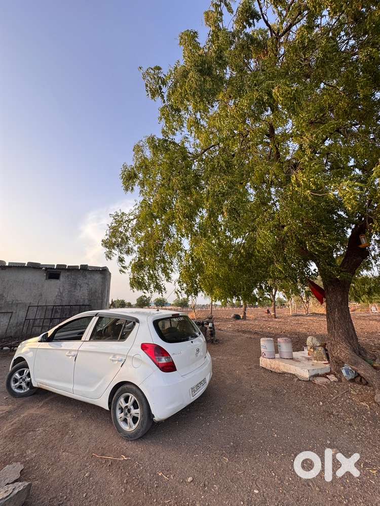Hyundai With 77000 Km 2010