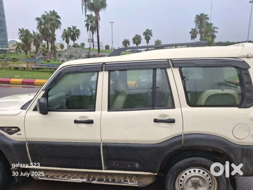 Mahindra Scorpio Classic 2021 Diesel 810000 Km Driven