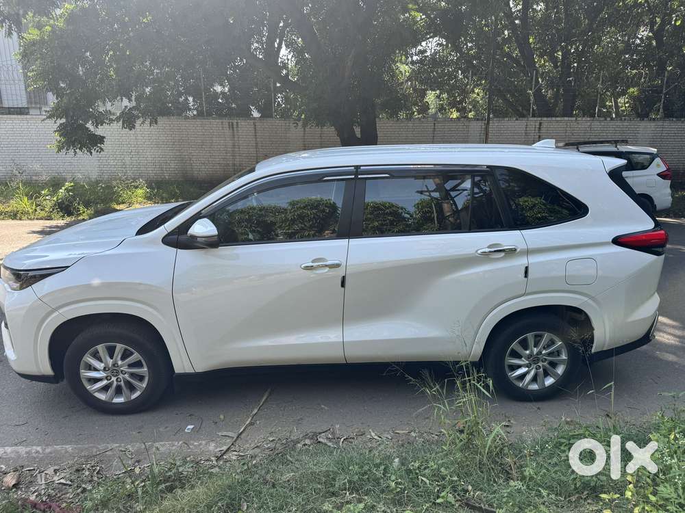 Toyota Innova Hycross 2.0 Gx 8 Str, 2025, Petrol