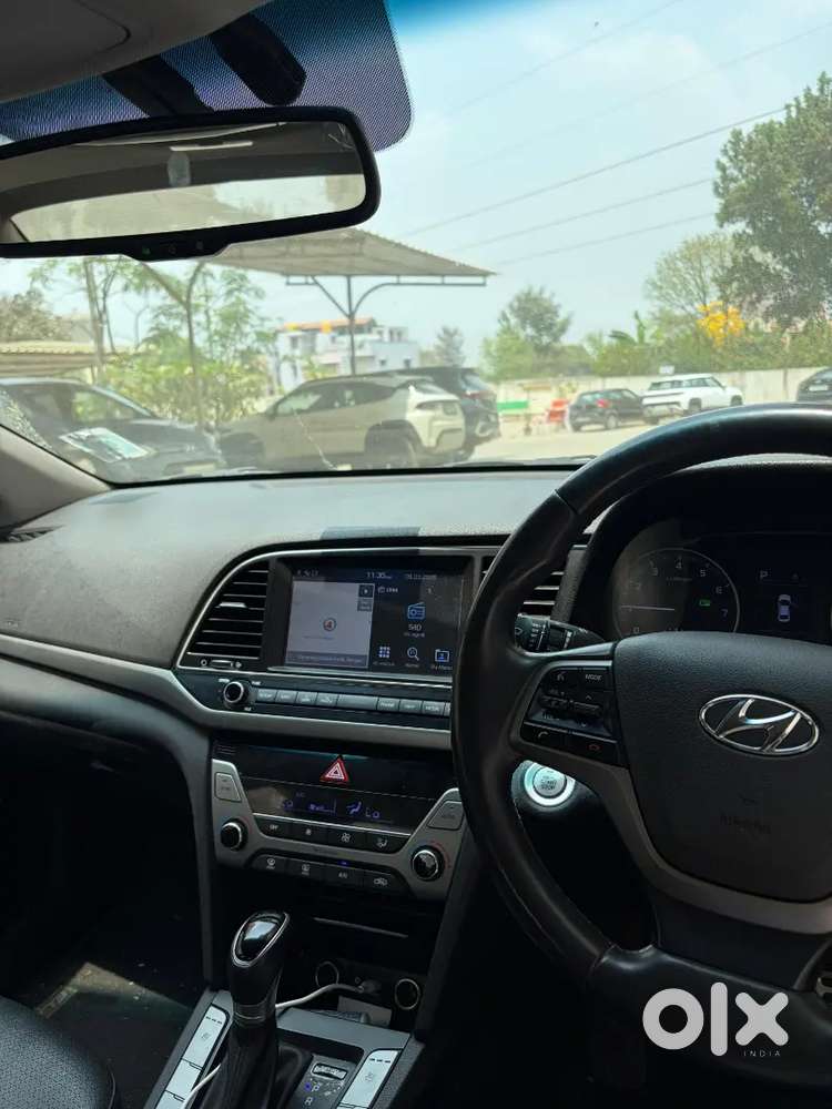 Hyundai New Elantra 2017 Petrol Well Maintained