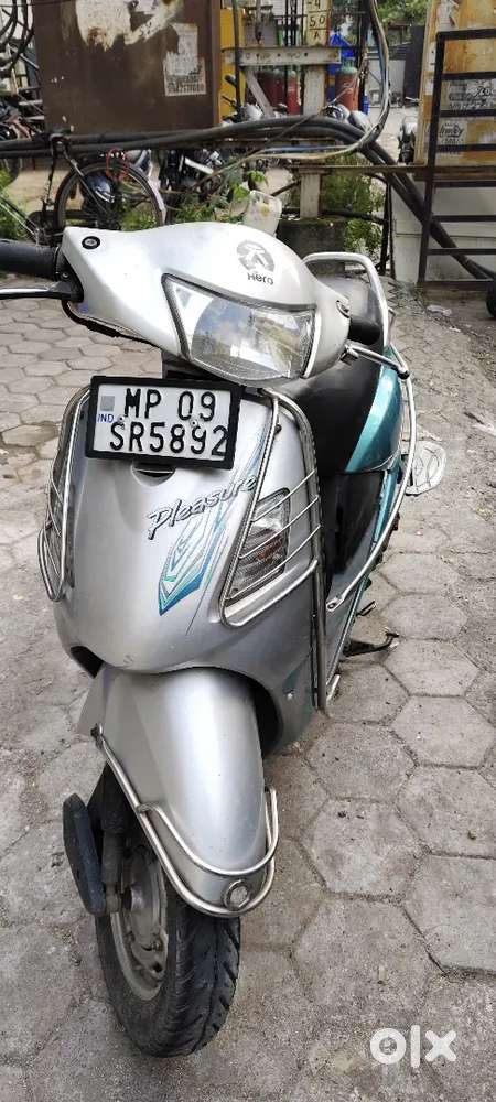 Hero Honda Pleasure Scooters 1824266389