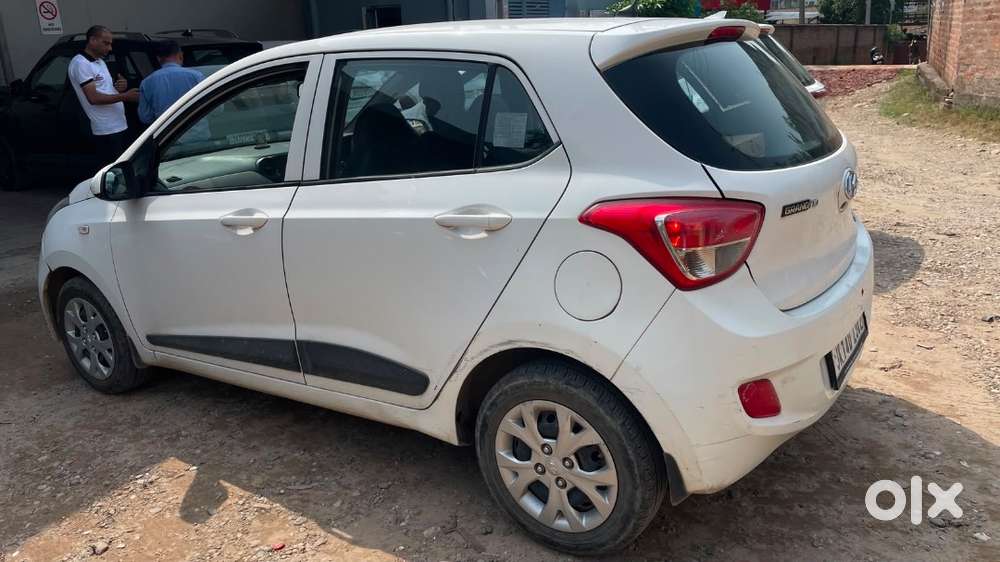 Mint Condition White Hyundai Grand I10 Magna (2014) - Single Handed