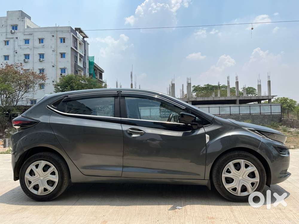 Tata Altroz 1.2 Xm, 2024, Petrol