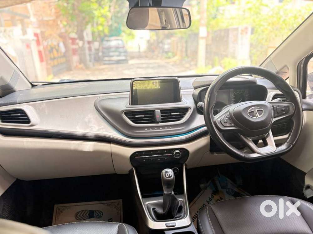 Tata Altroz Xz, 2022, Petrol