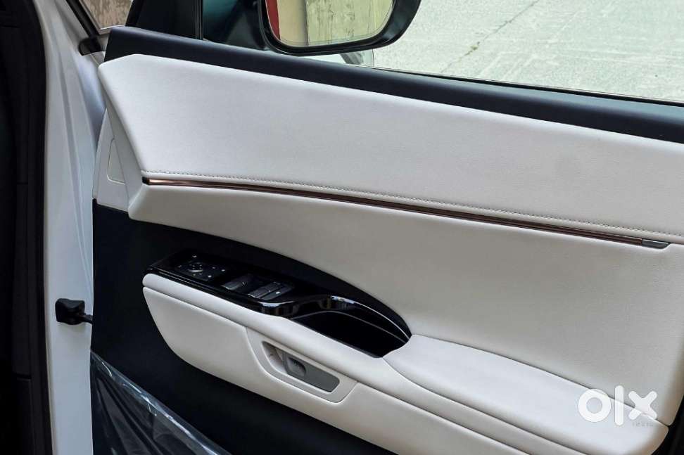Lexus Lm 350h 4 Str Ultra Luxury, 2025, Petrol