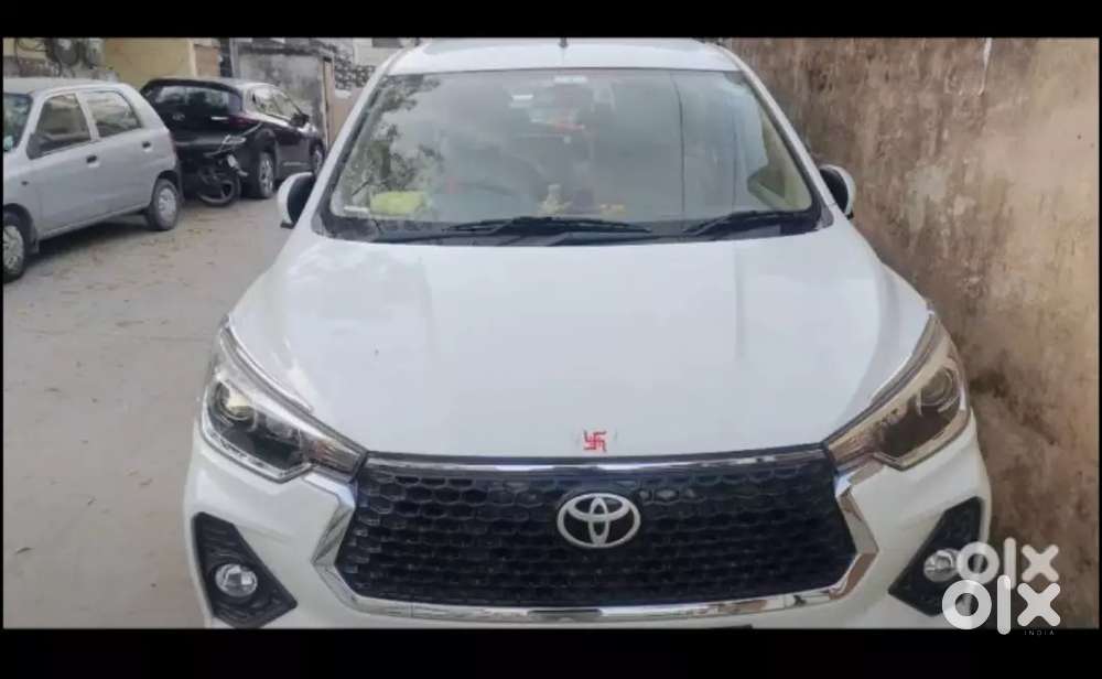 Toyota Rumion 2025 Cng & Hybrids 30000 Km Driven