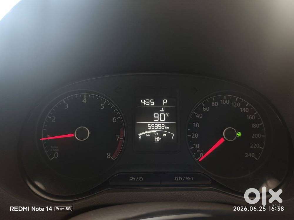 Volkswagen Vento 1.2 Tsi Highline At, 2015, Petrol