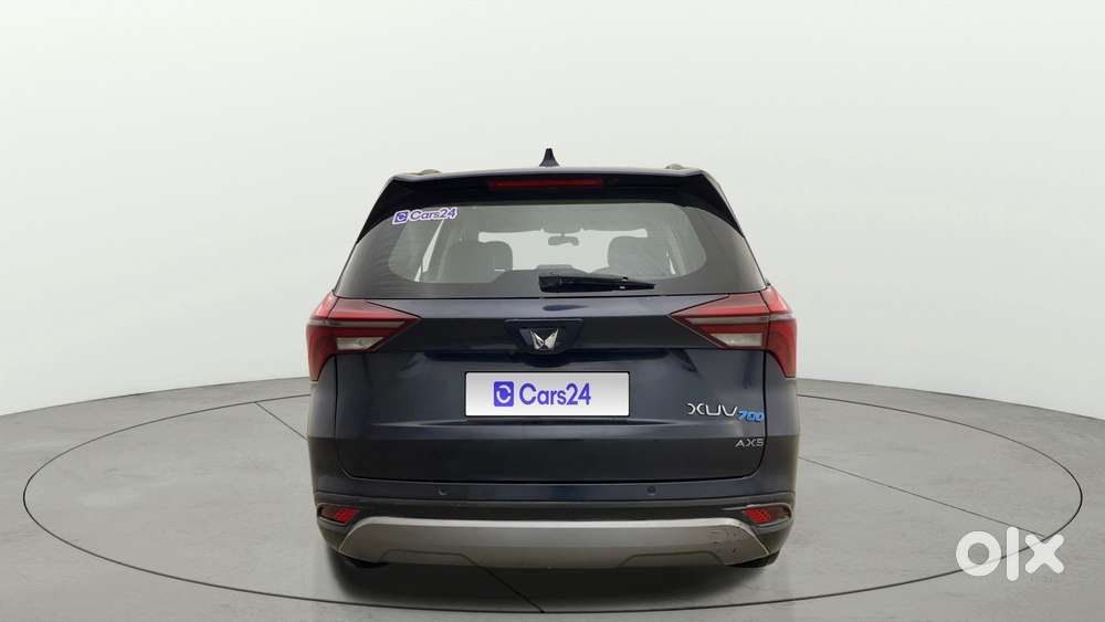 Mahindra Xuv700 2.0 Ax 5 Petrol Mt Str, 2022, Petrol