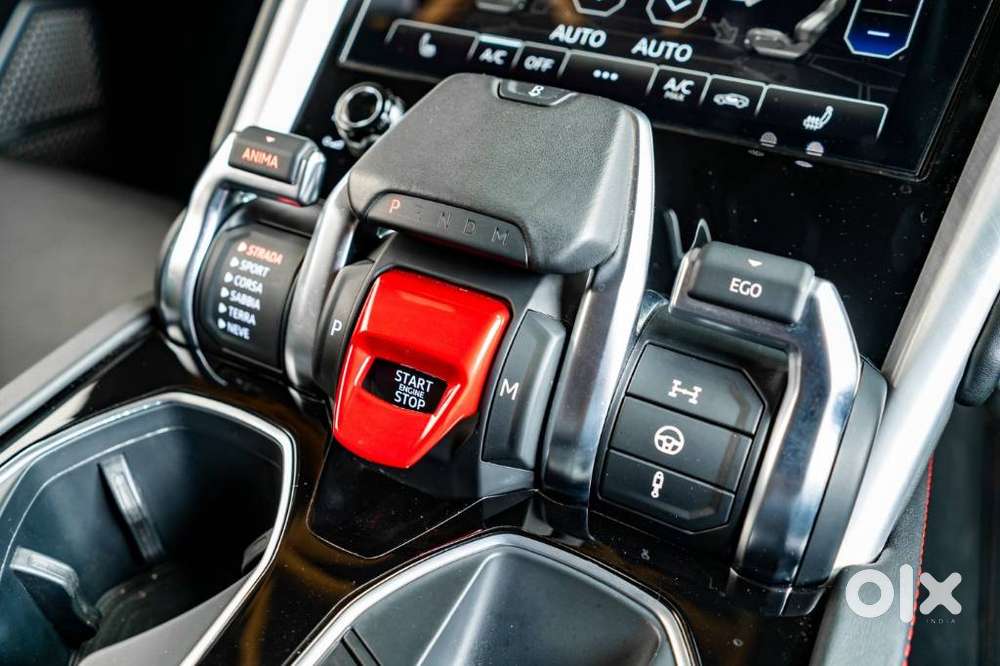 Lamborghini Urus V8, 2021, Petrol