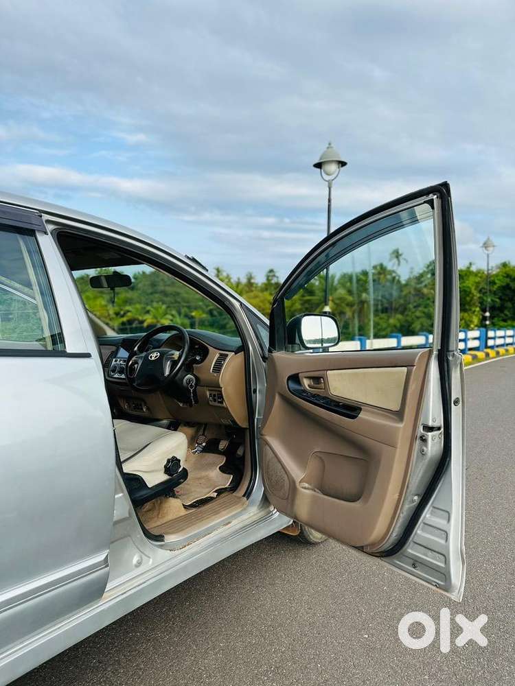 Toyota Innova 2015 Diesel 223000 Km Driven