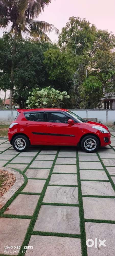 Maruti Suzuki Swift Vxi 1.2 Abs Bs-iv, 2017, Petrol