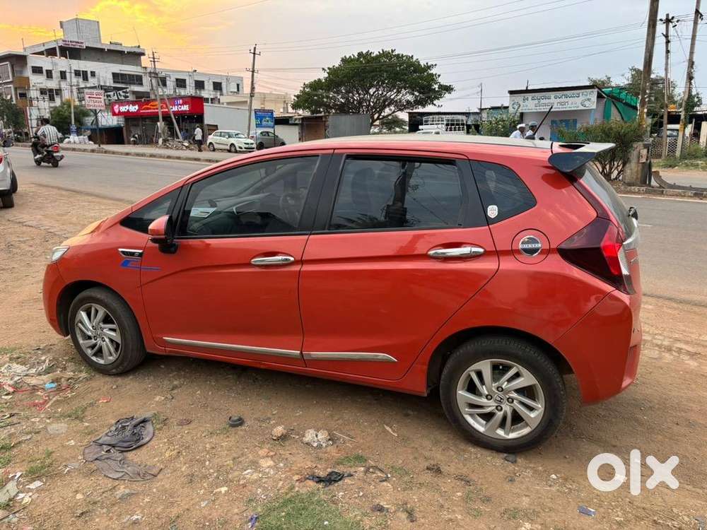 Honda Jazz 2015 Diesel Well Maintained