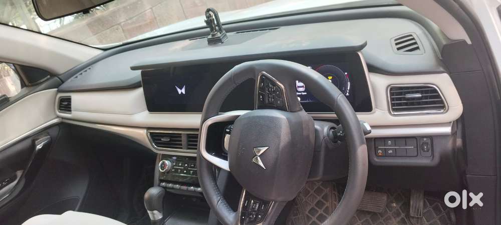 Mahindra Xuv700 Ax7l 6 Str At, 2024, Petrol