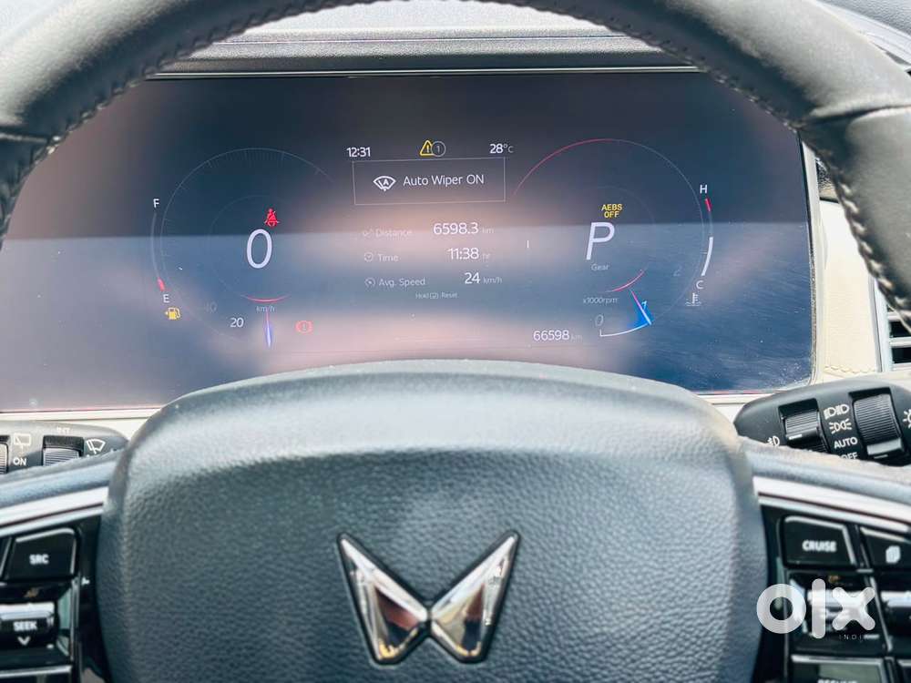 Mahindra Xuv700 2.2 Ax 7 Diesel At Luxury Pack Str, 2022, Diesel