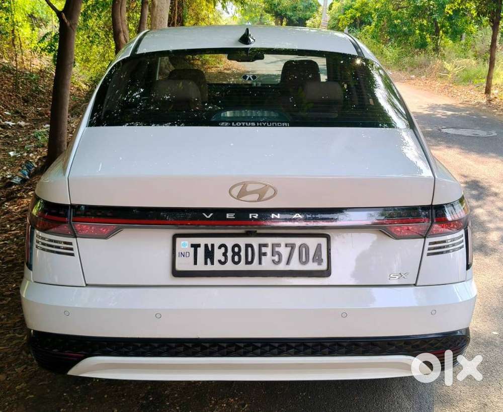 Hyundai Verna, 2023, Petrol