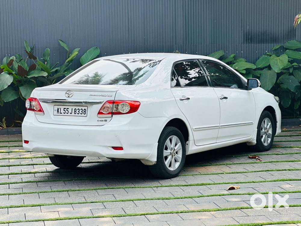 Toyota Corolla Altis 2011