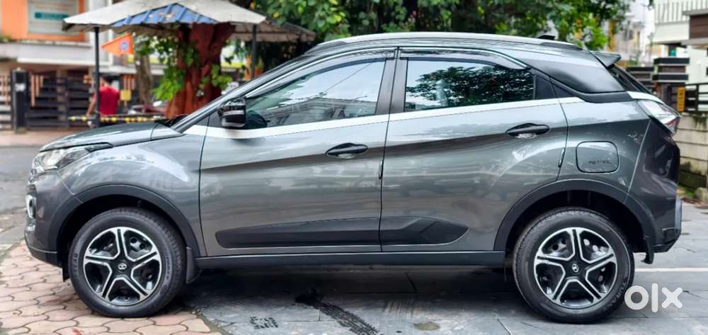 Tata Nexon 1.5 Revotorq Xma Plus (s) Amt, 2023, Petrol