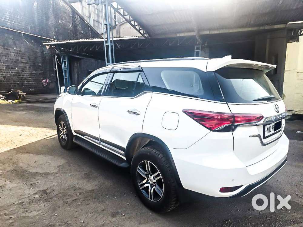 Toyota Fortuner Legender