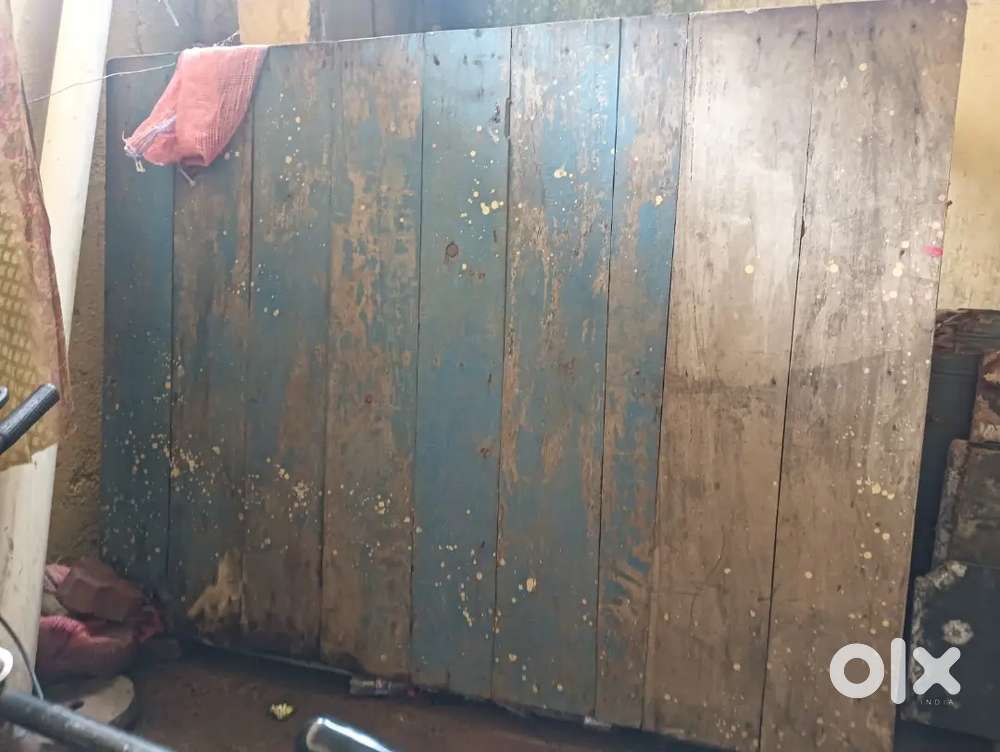 5 year old pure wooden double bed