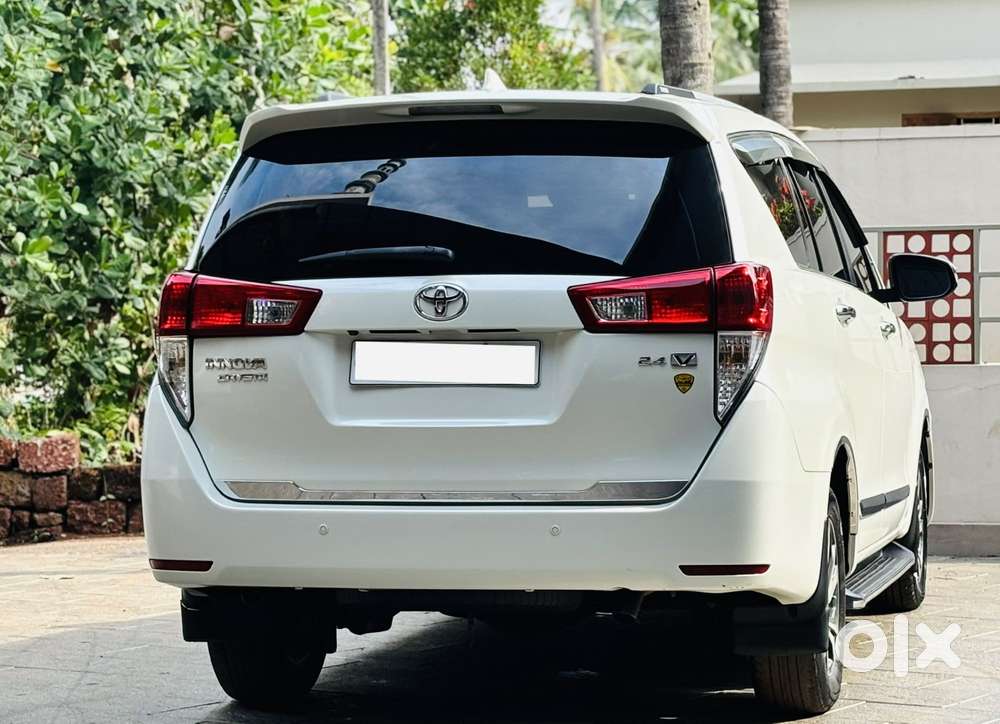 Toyota Innova Crysta 2.4 V 8 Str, 2018, Diesel