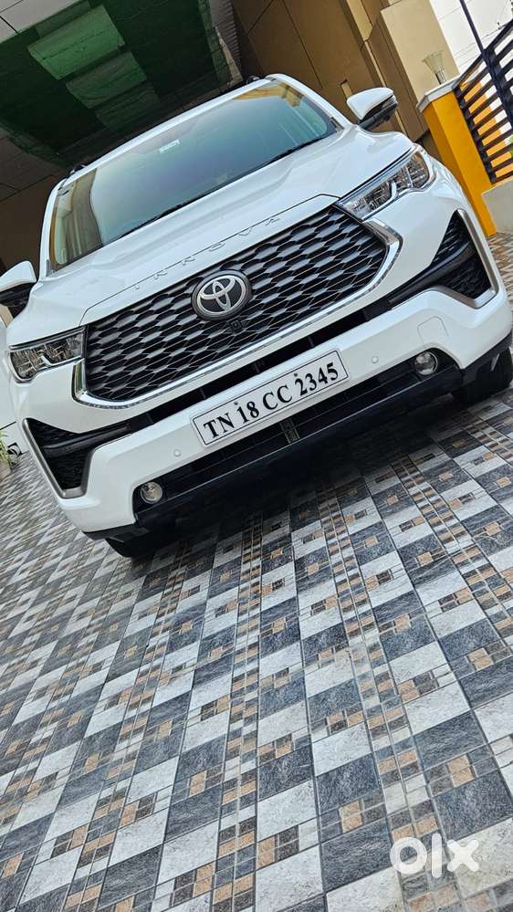 Toyota Innova Hycross 2.0 Zx (o) Hybrid 7 Str, 2025, Petrol