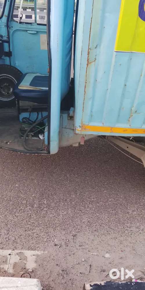 Porter Piaggio apx electric loading auto rickshaw gogo euler