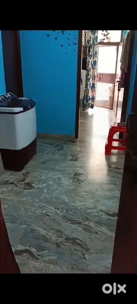 1 bhk flat in main market near metro