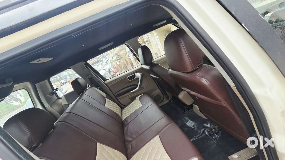 Mahindra Tuv 300 T8, 2016, Diesel