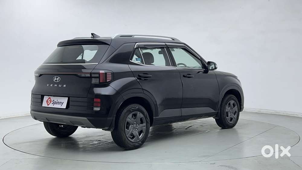 Hyundai Venue 1.2 S (o), 2024, Petrol