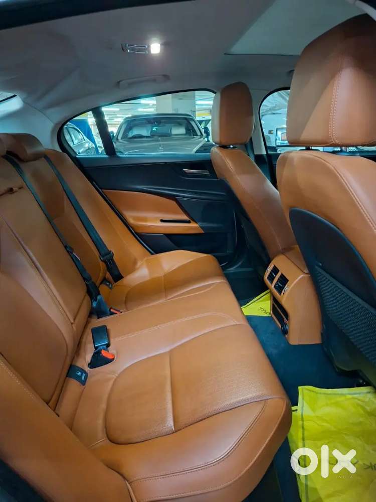 Jaguar Xe 2019 Portfolio Petrol