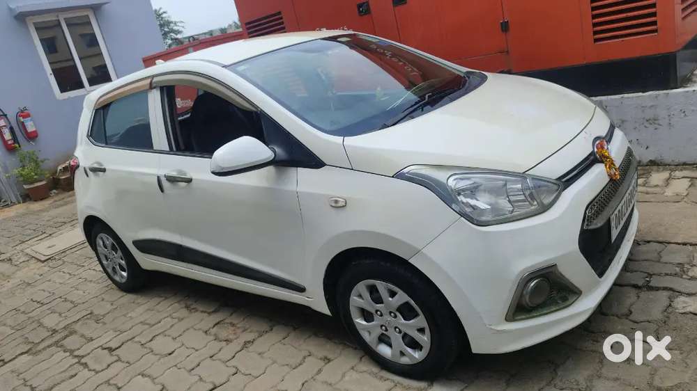 Hyundai Grand I10 2017 Petrol 87000 Km Driven