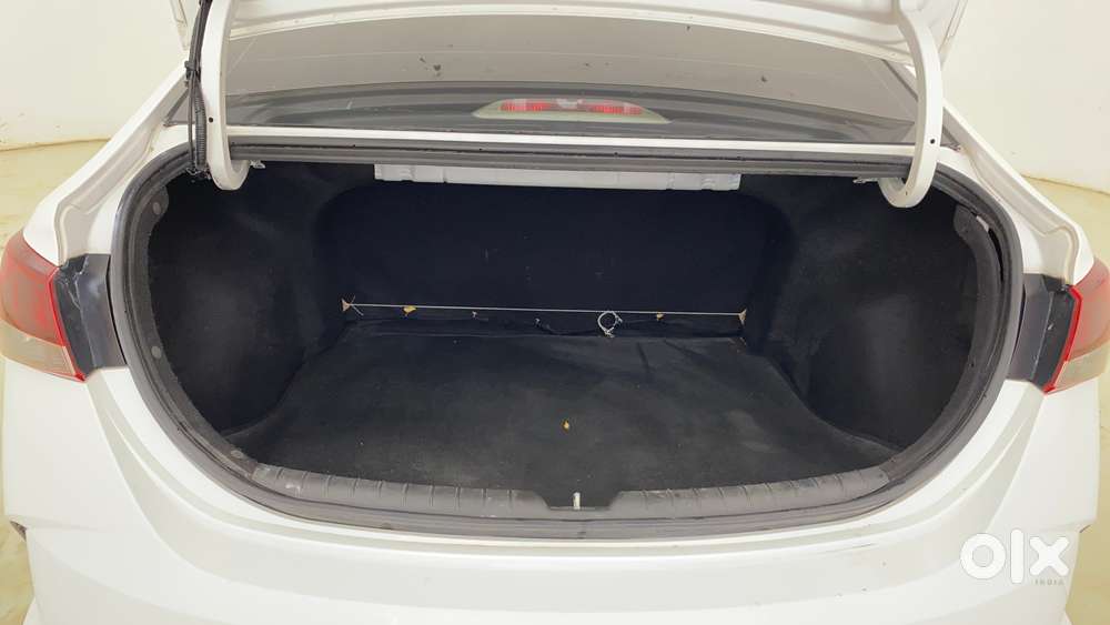 Hyundai Verna 1.5 Sx Vtvt, 2022, Petrol