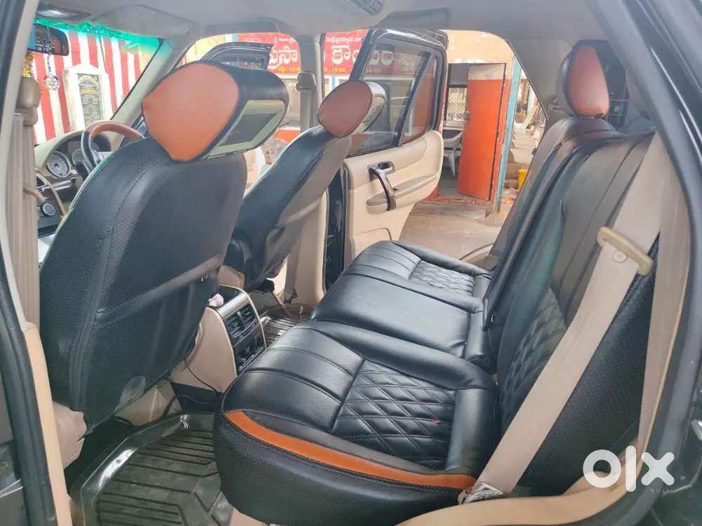 Tata Safari Storme 2015