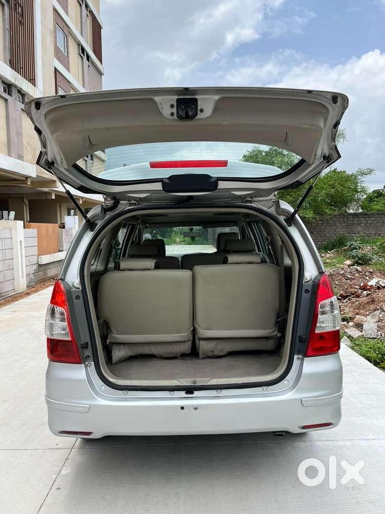 Toyota Innova 2.5 G (diesel) 8 Seater, 2011, Diesel