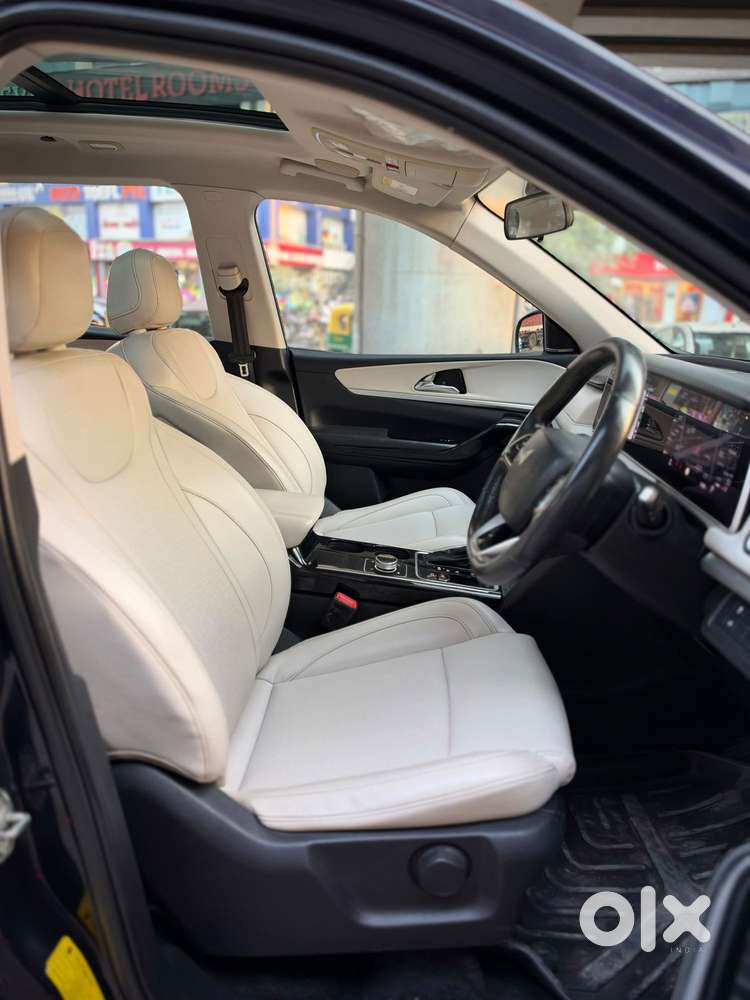 Mahindra Xuv700 2.2 Ax 7 Diesel At Luxury Pack Str, 2022, Diesel