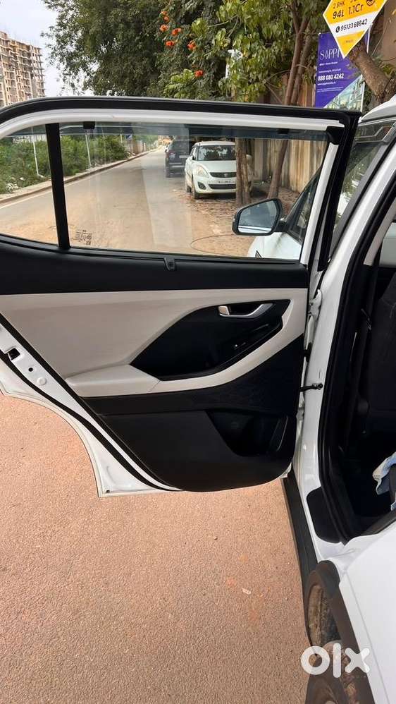 Hyundai Creta 2023 Petrol 25k Driven In Showroom Condition