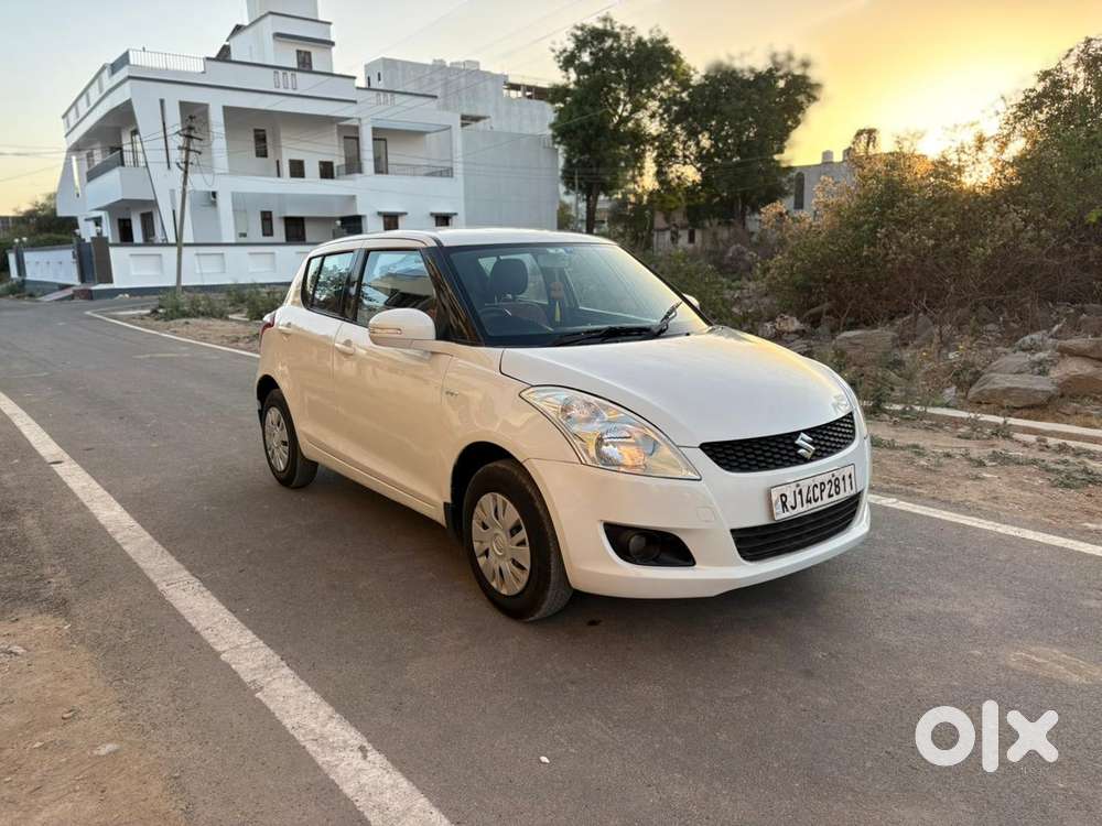 Maruti Suzuki Swift Vxi 1.2 Abs Bs-iv, 2012, Petrol