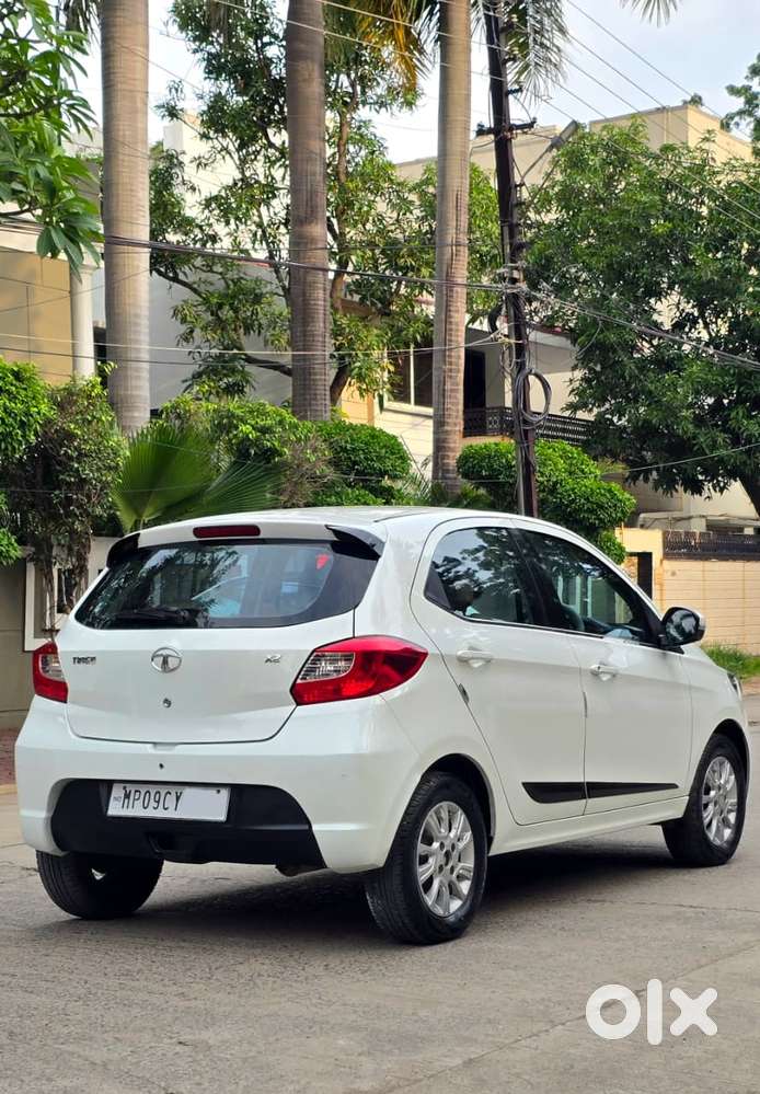 Tata Tiago 1.2 Revotron Xt (o), 2018, Petrol