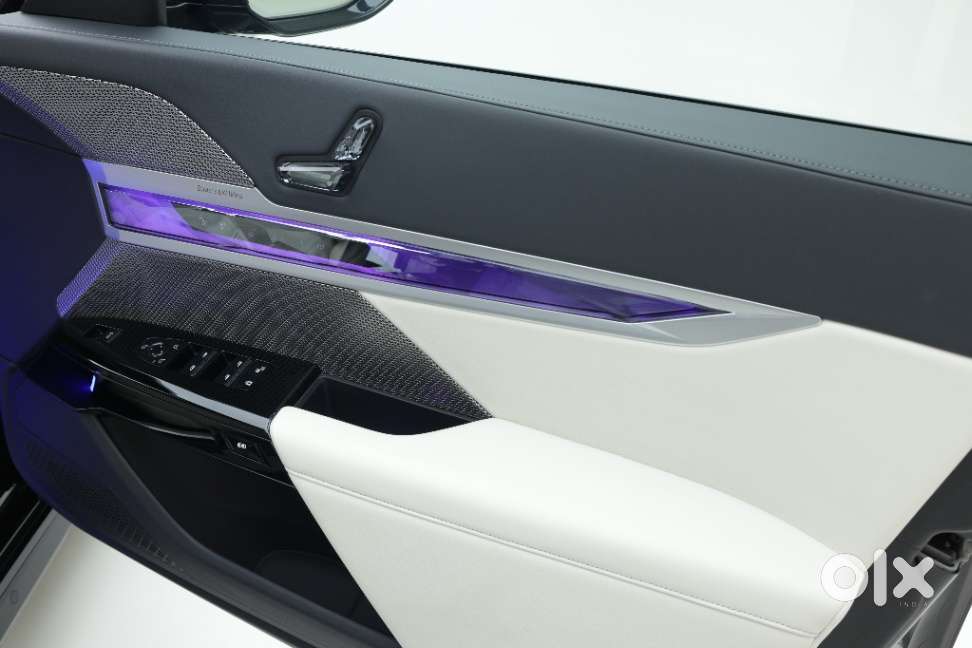 Bmw I7 Xdrive60, 2023, Electric